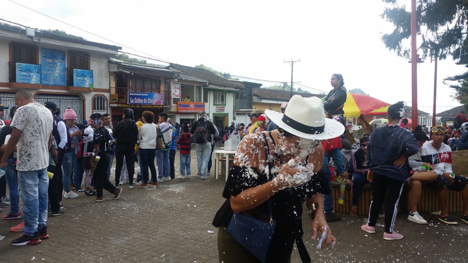 Samsung Galaxy S5 sample photo. Silvia, colombia, carnival photography
