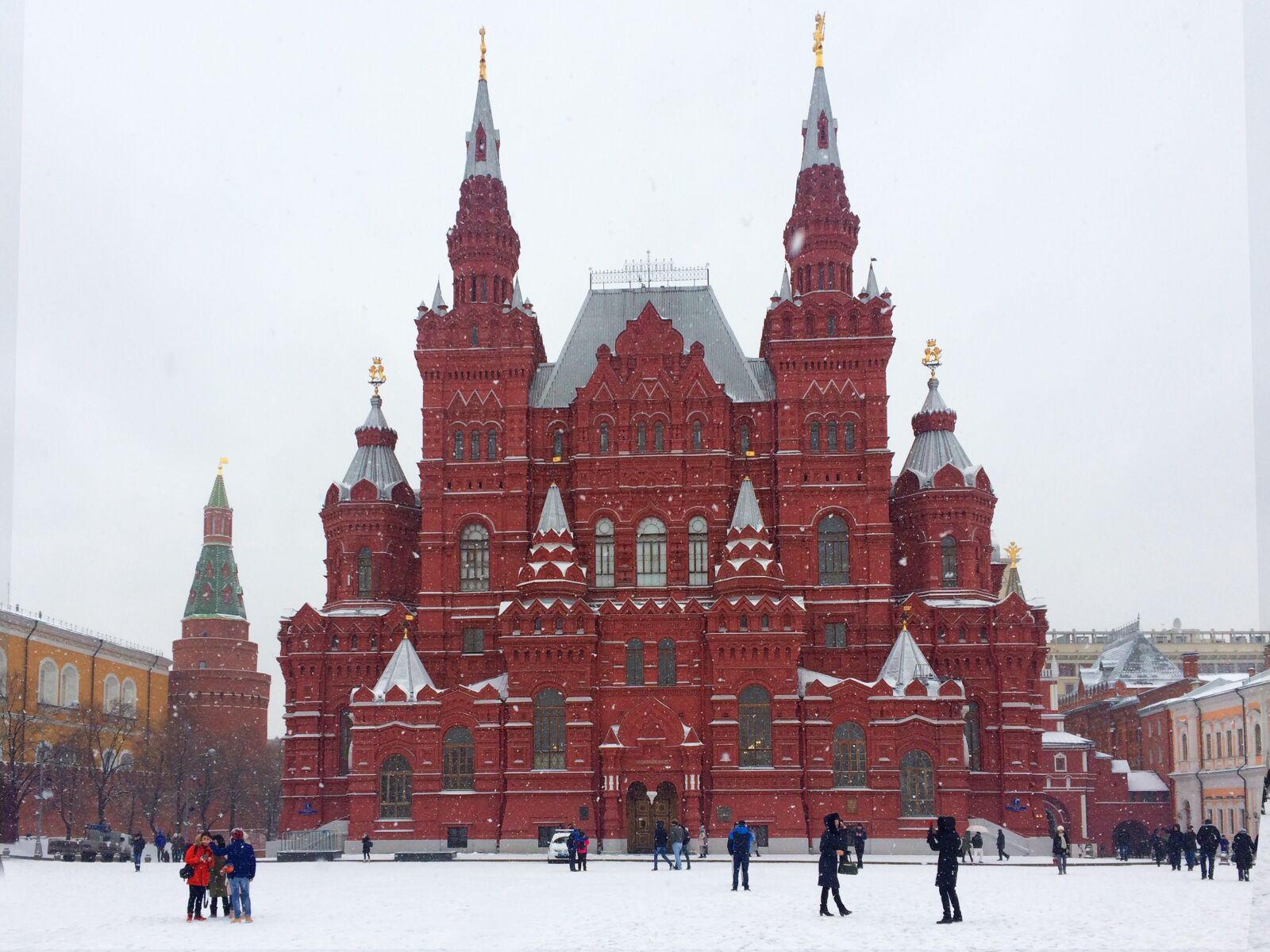 iPhone 5s back camera 4.15mm f/2.2 sample photo. Moscow, church, russian photography