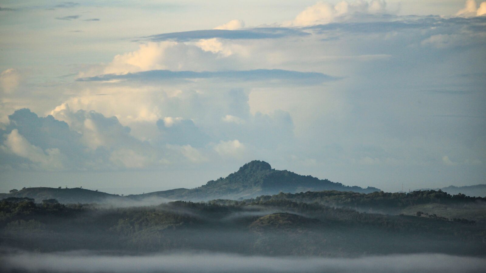 Canon EF-S 55-250mm F4-5.6 IS STM sample photo. Clouds, hill, mountain photography