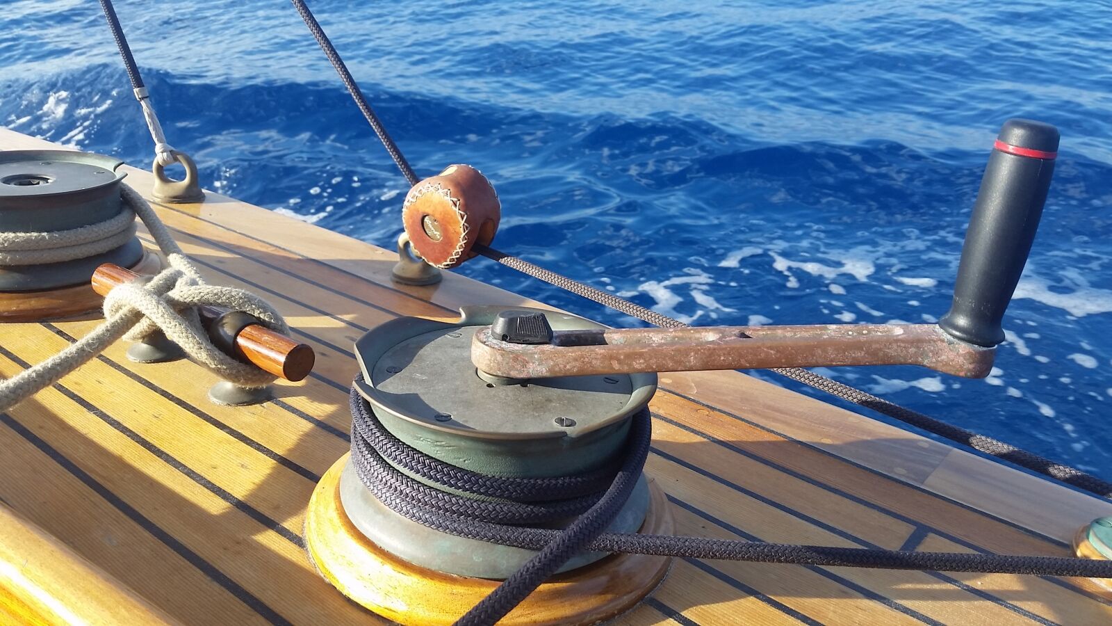 Samsung Galaxy S5 sample photo. Winch, lever, rotating photography