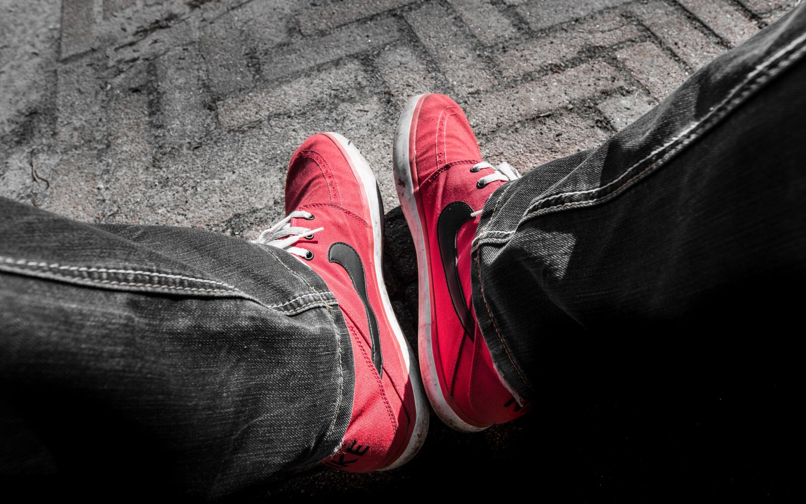 Nikon D610 sample photo. Red, nike, shoes photography