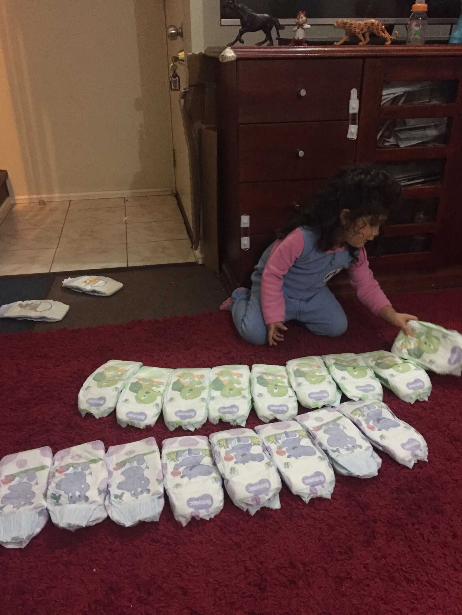 iPhone 6 back camera 4.15mm f/2.2 sample photo. Girl, diaper, order photography