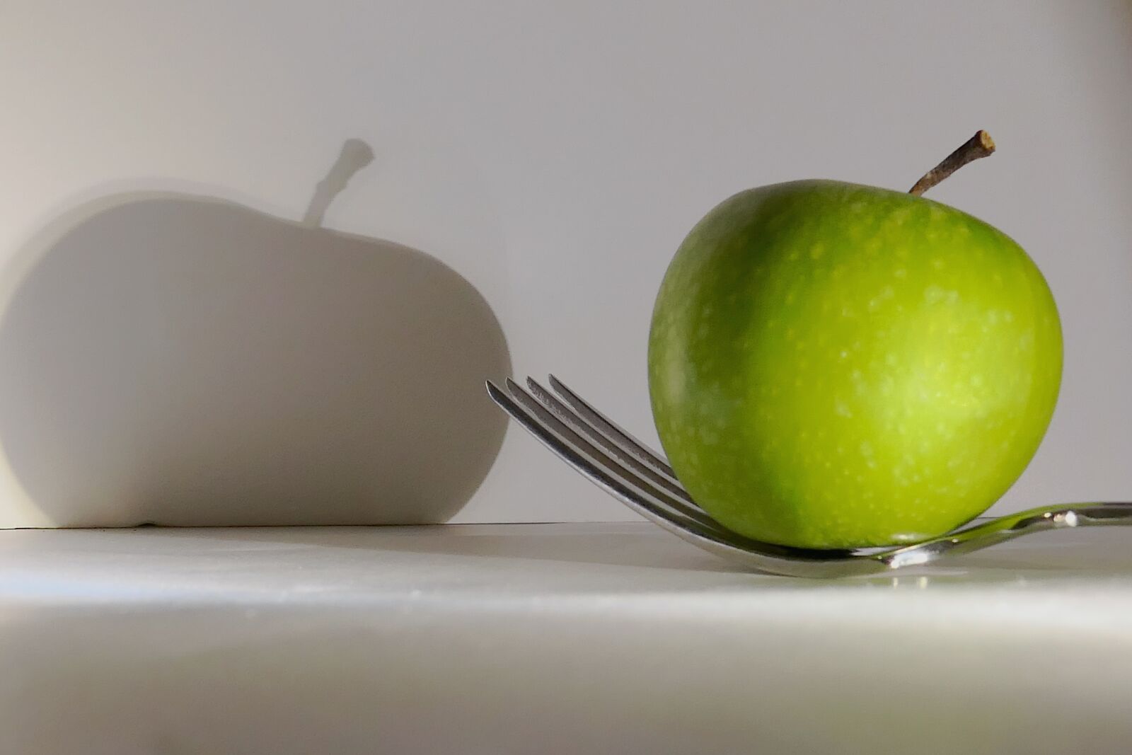Panasonic Lumix DMC-LX10 (Lumix DMC-LX15) sample photo. Fork, apple, green photography