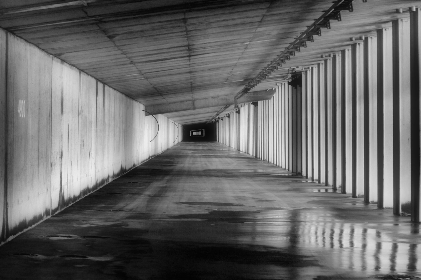 Sony SLT-A58 sample photo. Perspective, tunnel, architecture photography