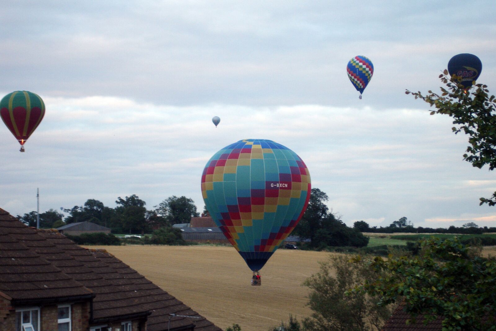 Sony DSC-P200 sample photo. Hot air balloon, sky photography