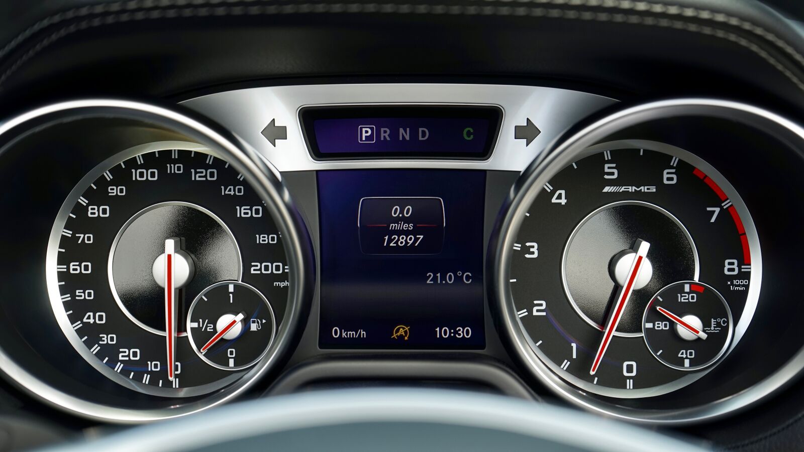 Sony a7 + Sony FE 28-70mm F3.5-5.6 OSS sample photo. Car, speedometer, vehicle photography