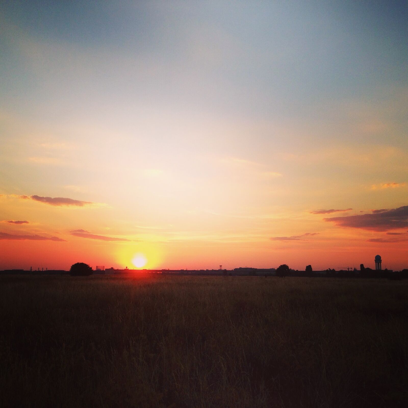 Apple iPhone 5 sample photo. Sunset, berlin, tempelhofer field photography