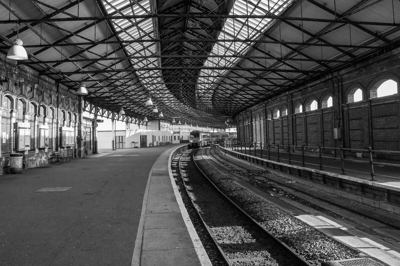 Canon EOS 5D Mark IV sample photo. Railway station, train, traveling photography