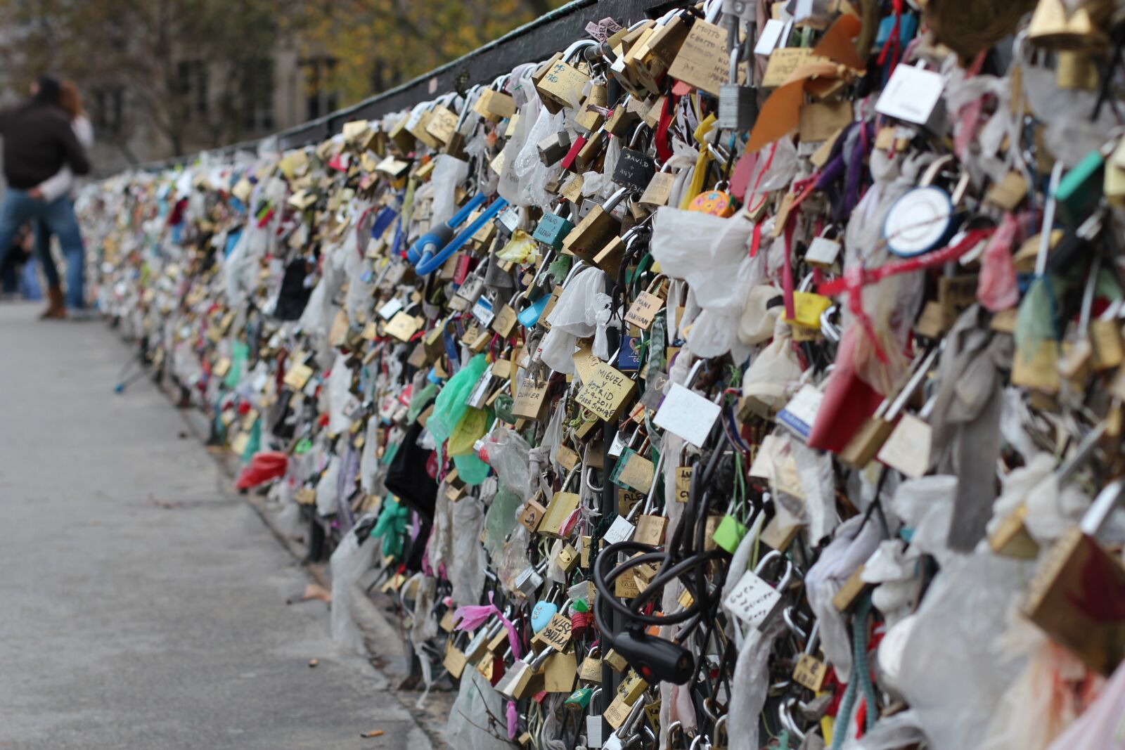 Canon EOS 550D (EOS Rebel T2i / EOS Kiss X4) sample photo. Lock, padlock, love photography