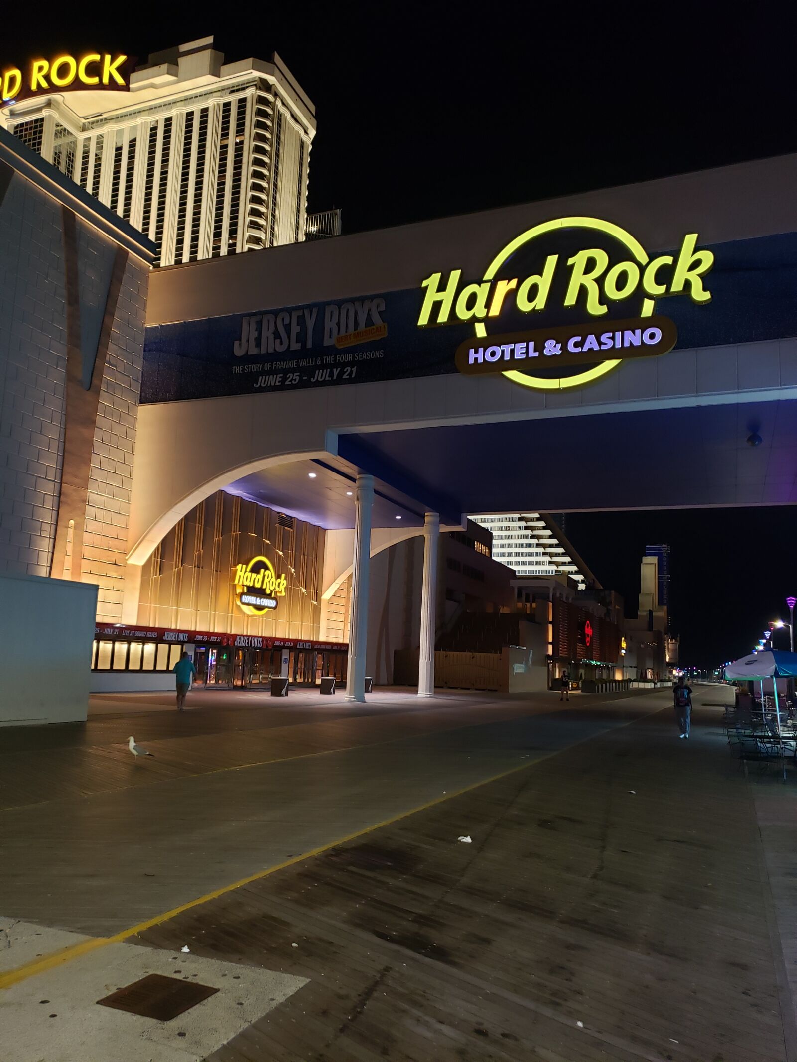 Samsung Galaxy Note9 sample photo. Hard rock, casino, cafe photography