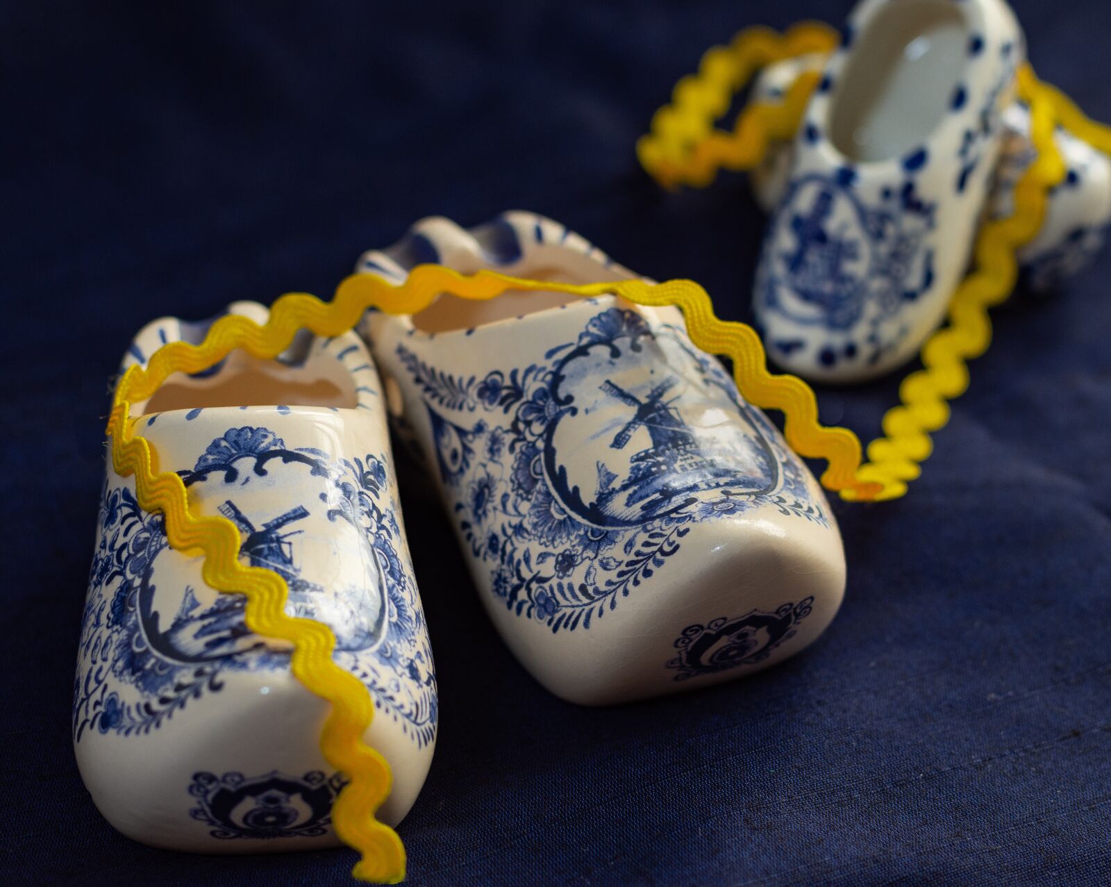 Nikon D7200 sample photo. Shoes, ceramic shoes, dutch photography