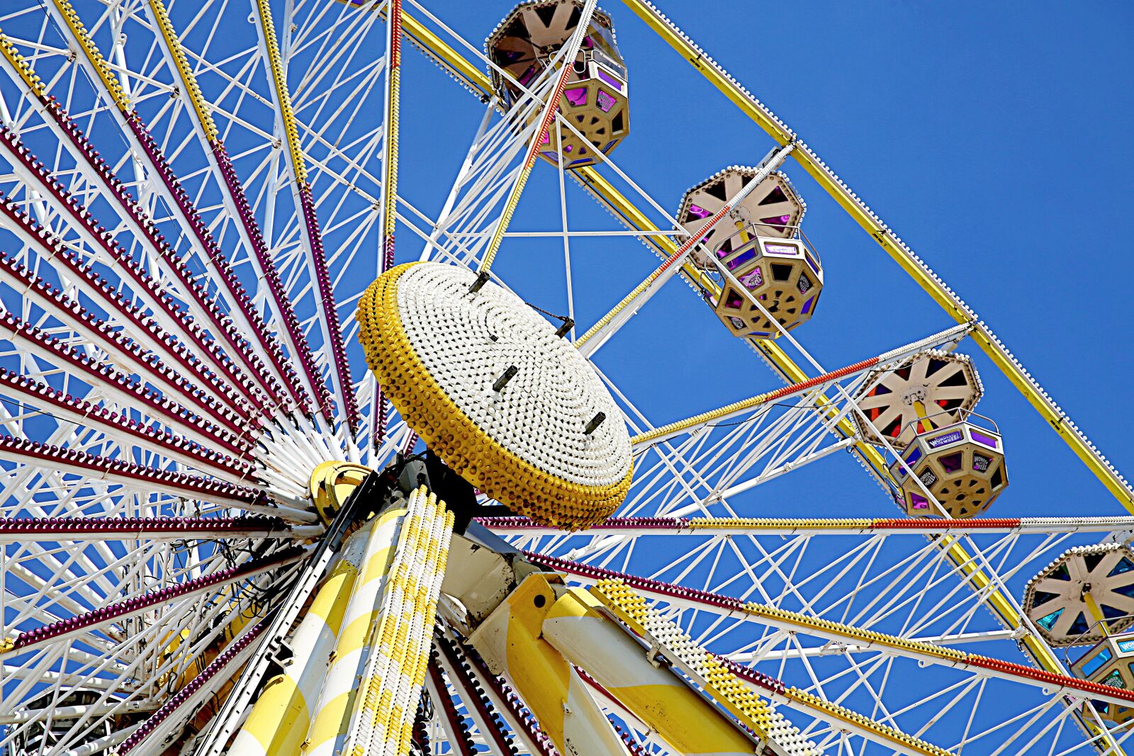 Canon EOS 5D Mark III sample photo. Ferris wheel, manege, height photography