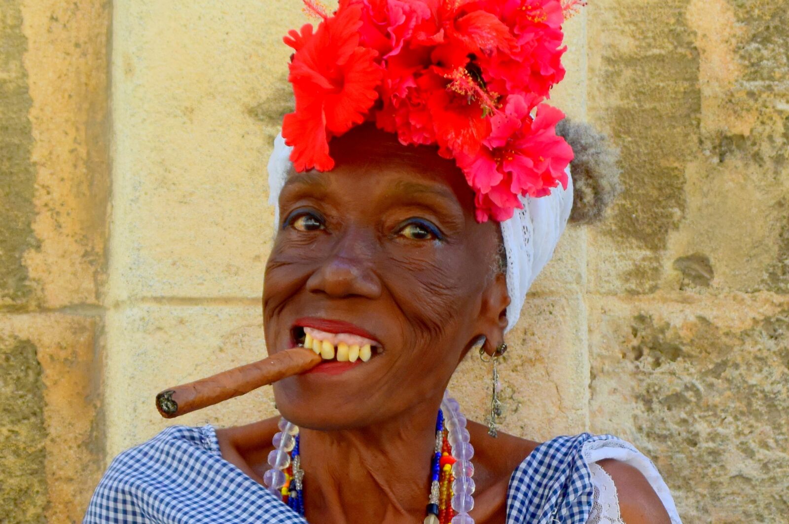 Nikon 1 J4 sample photo. Cuba, cigar, cuban woman photography
