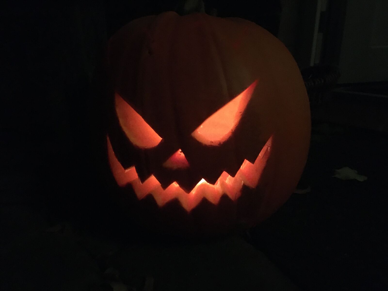 iPhone 6s back camera 4.15mm f/2.2 sample photo. Halloween, pumpkin, autumn photography