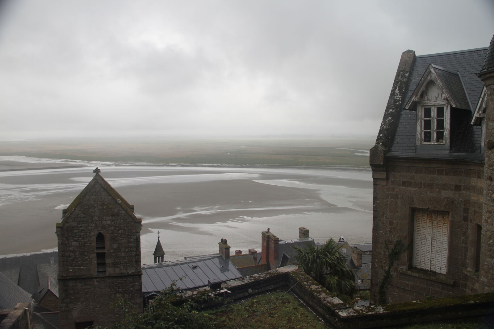 Canon EOS 7D sample photo. Clouds, france, mist, mont photography