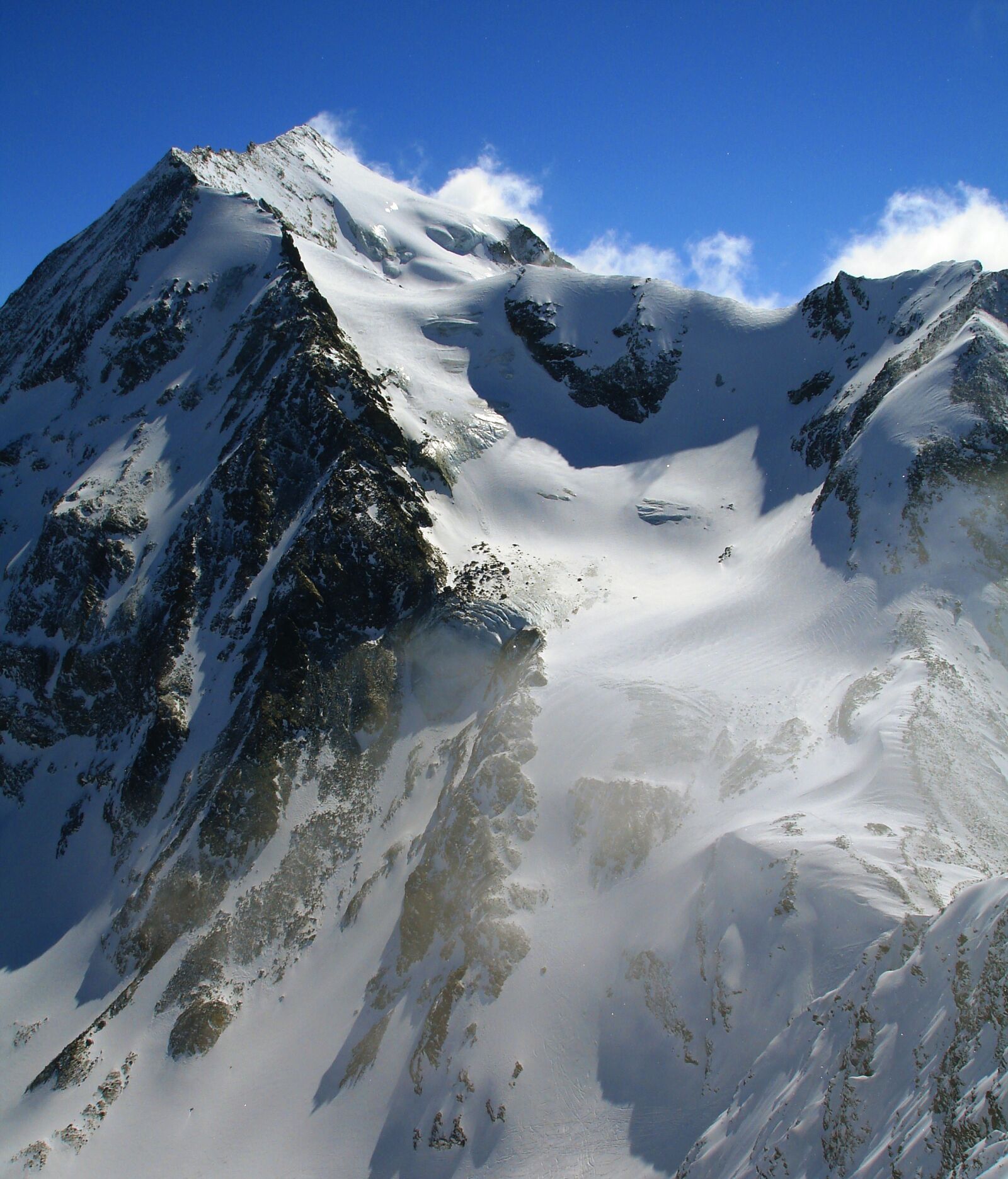 Sony DSC-W17 sample photo. Mountain, snow, summit photography
