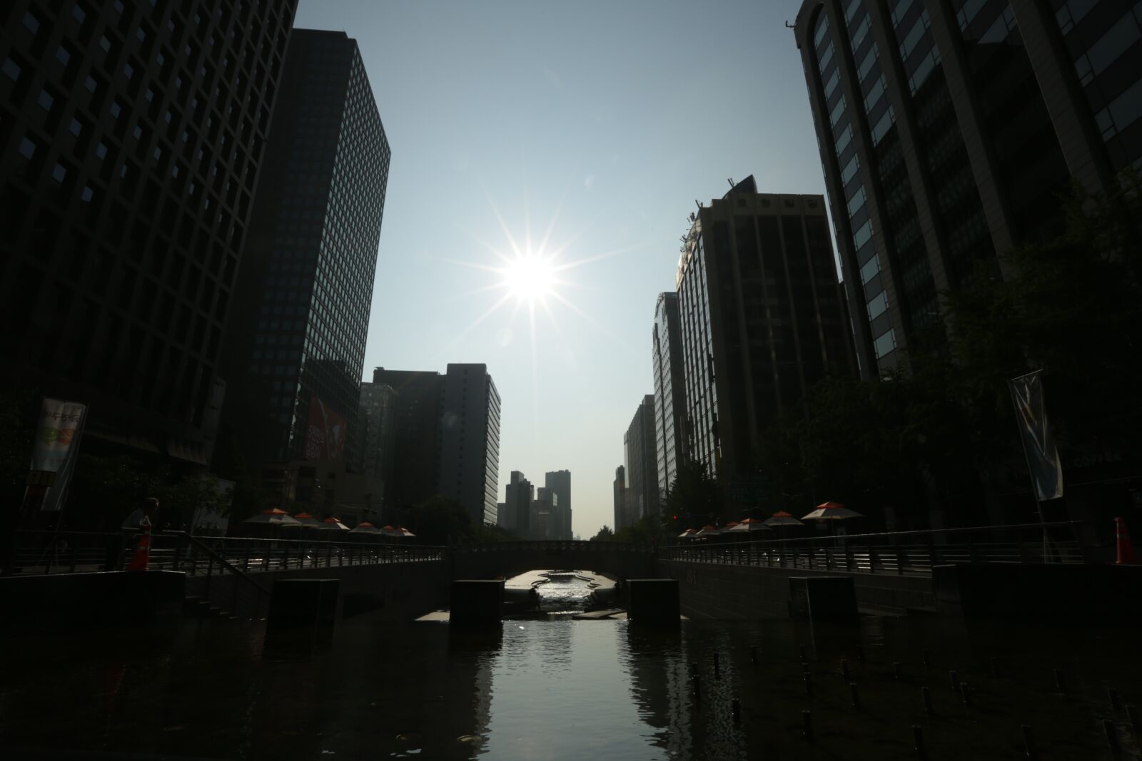 Canon EF 16-35mm F2.8L II USM sample photo. City sunrise, seoul, cheonggyecheon photography