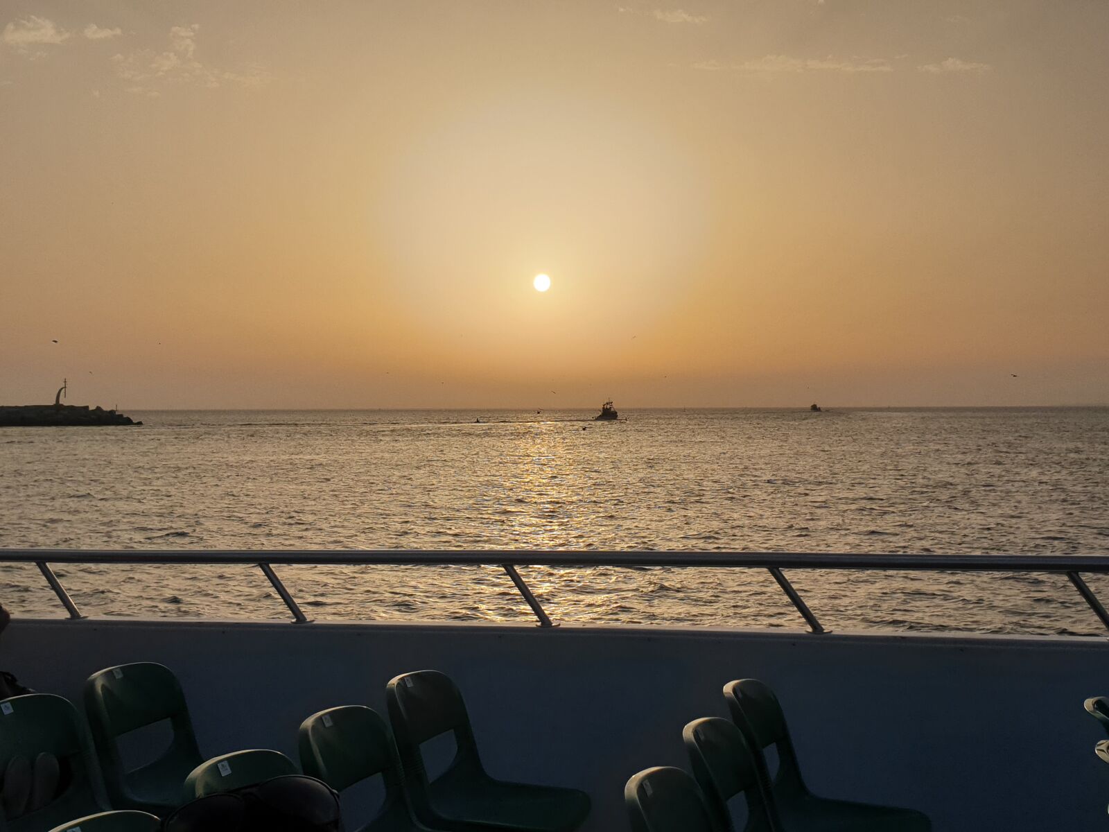 Samsung Galaxy S9 sample photo. Boat, dusk, sea photography