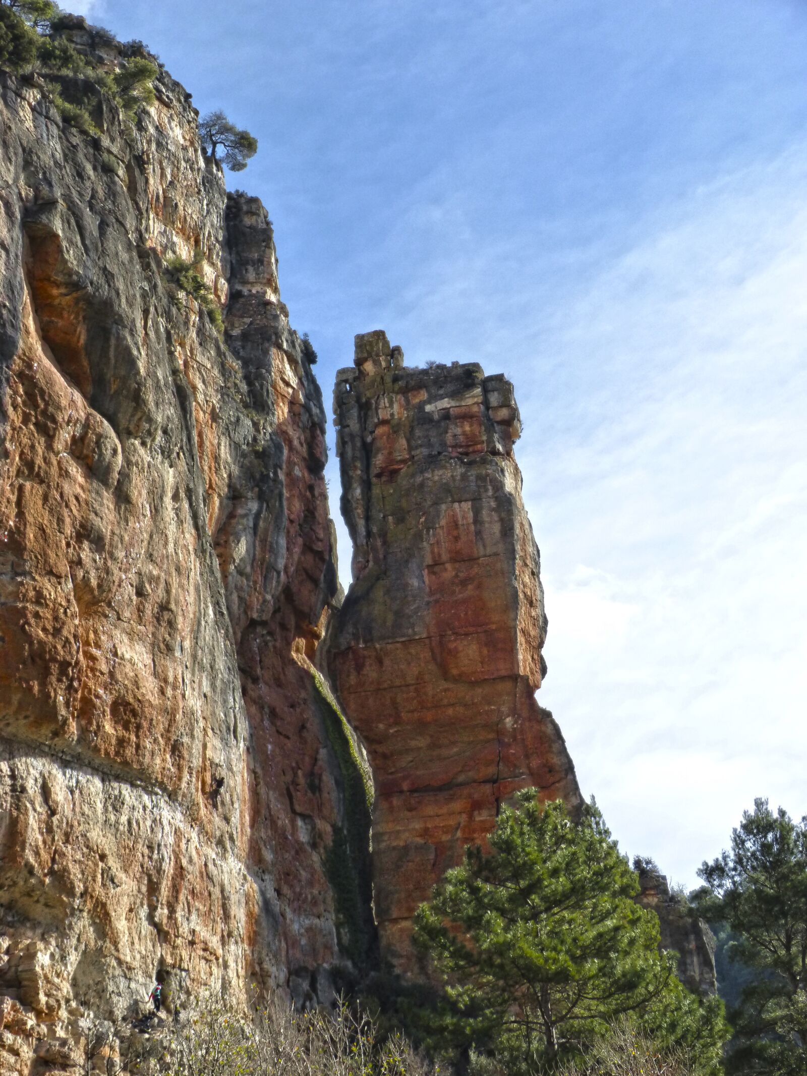Panasonic DMC-FZ62 sample photo. Needle rock, rock column photography