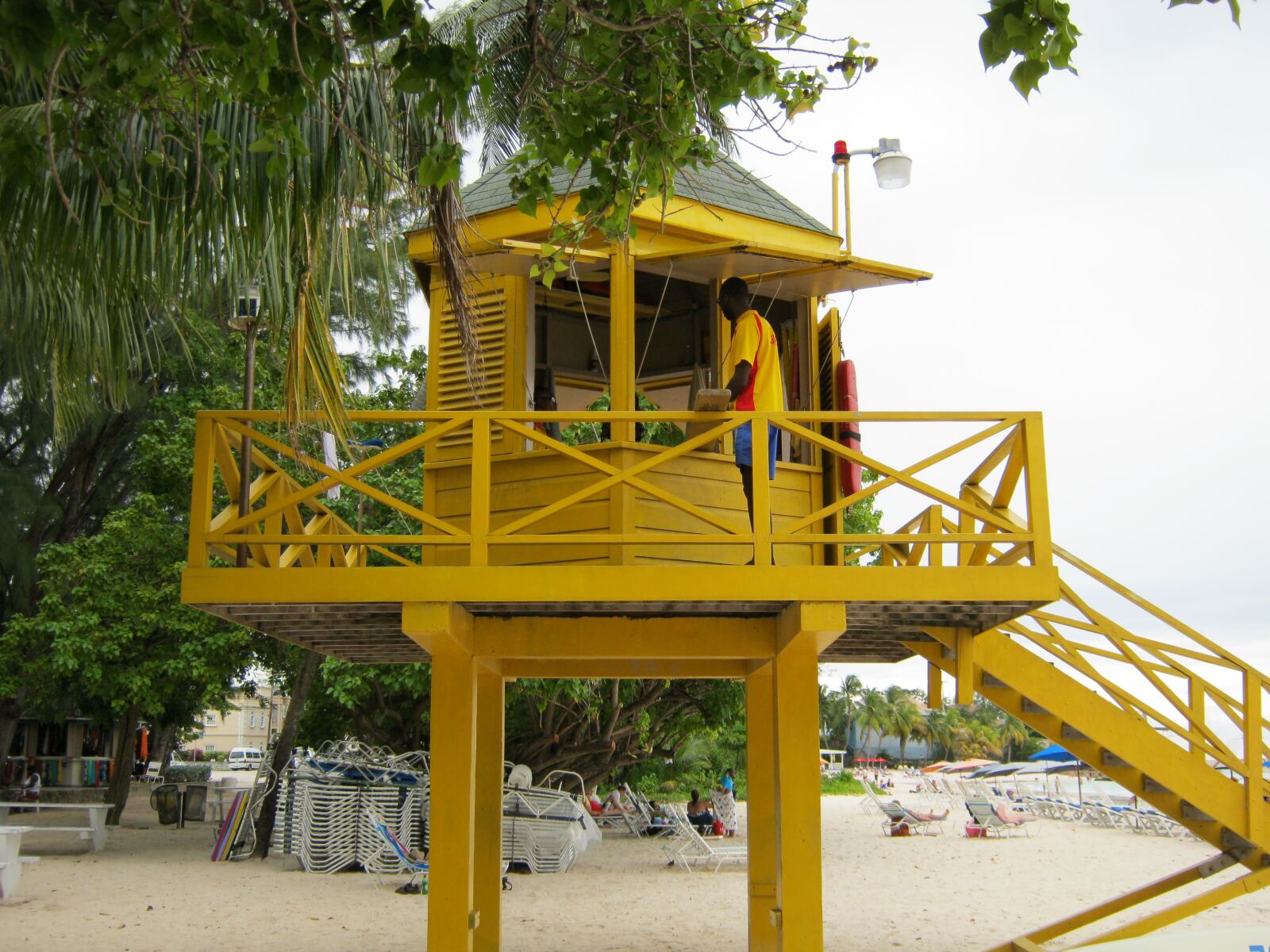 Canon PowerShot A490 sample photo. Lifeguard tower, barbados, beach photography