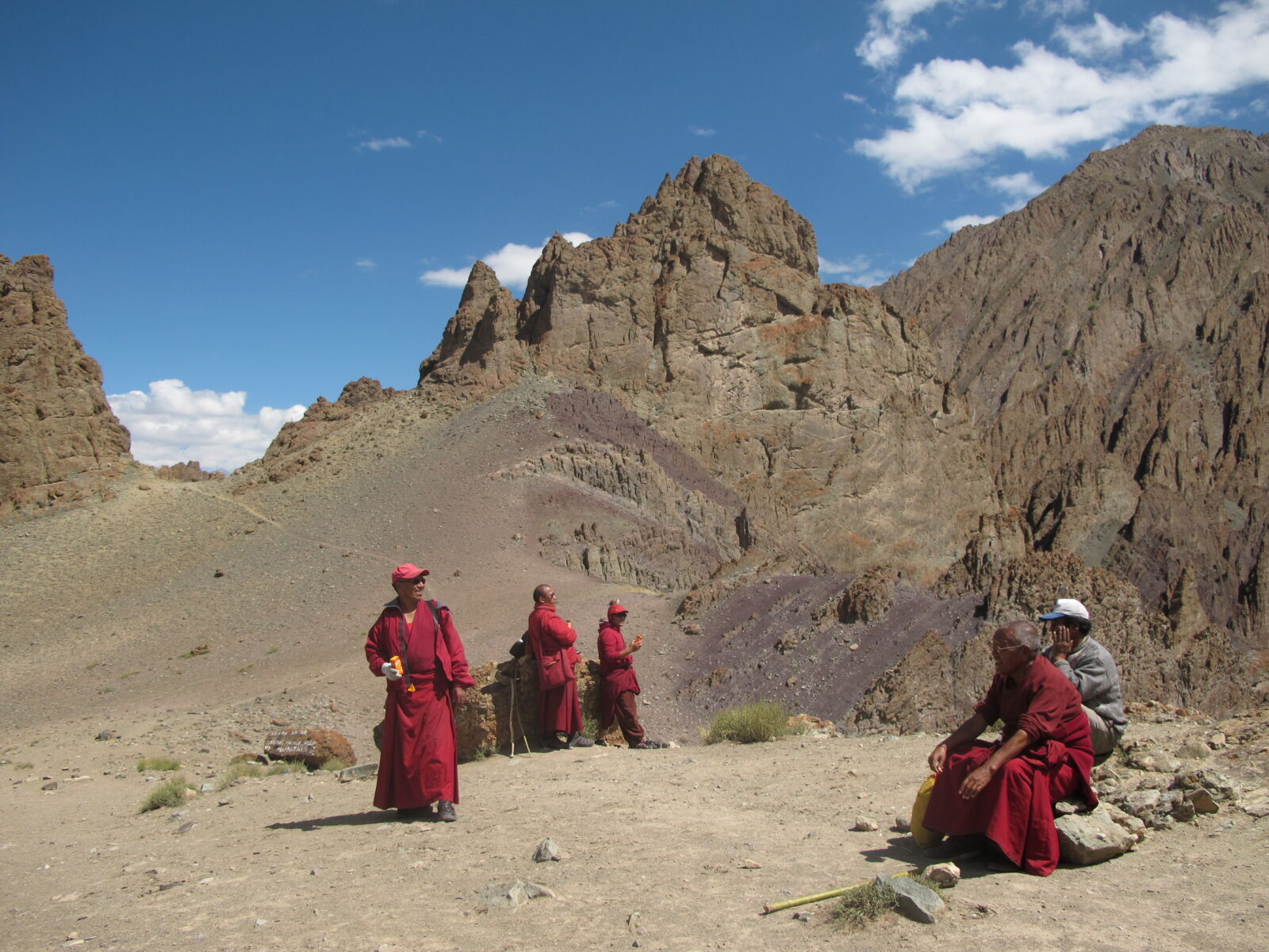 Canon PowerShot G11 sample photo. Himalayas, monks, rest photography