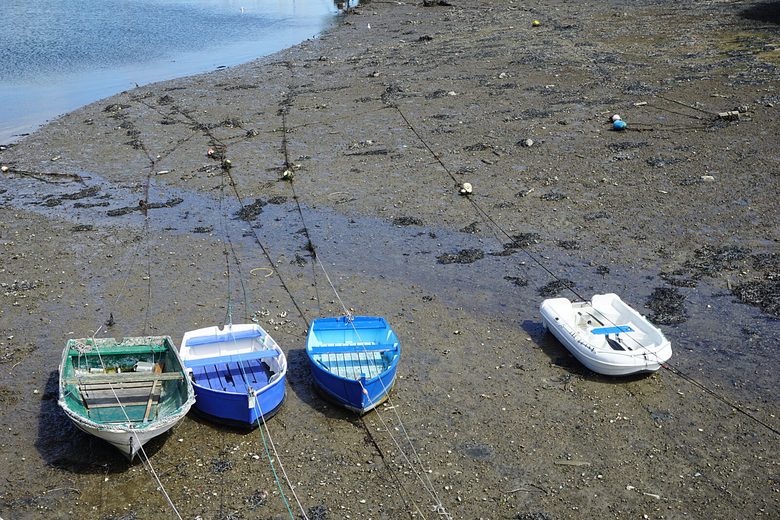 Sony E 16-50mm F3.5-5.6 PZ OSS sample photo. Barques, bateaux, en, bois photography