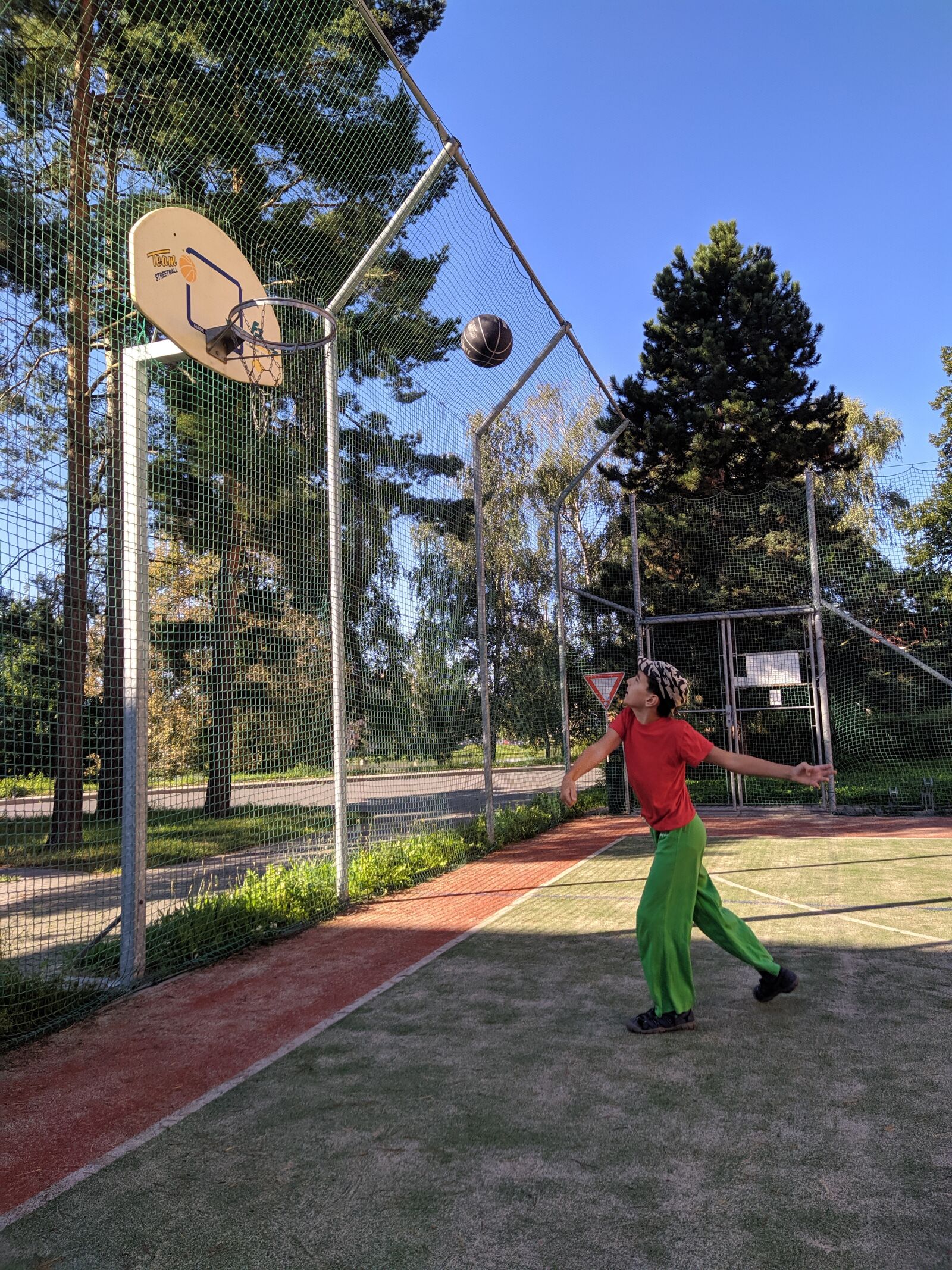 Xiaomi Redmi Note 7 sample photo. Basketball, child, boy photography
