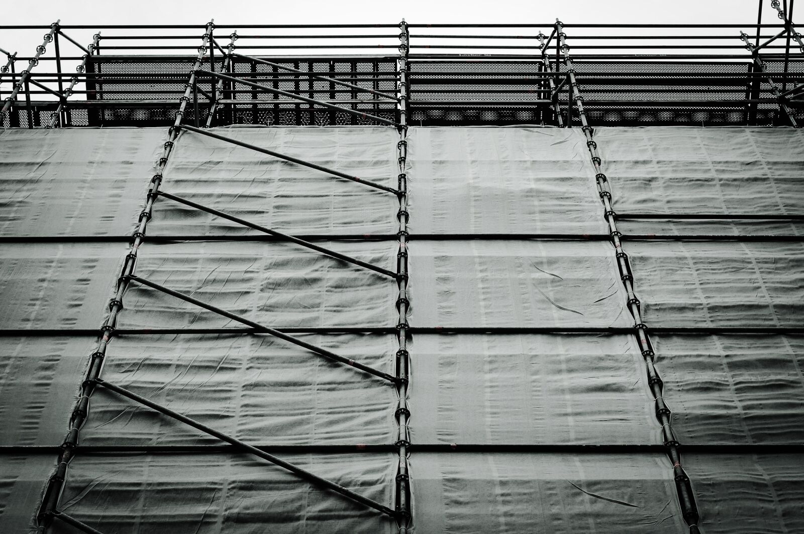 Nikon D300S sample photo. Industry, scaffolding, scale photography