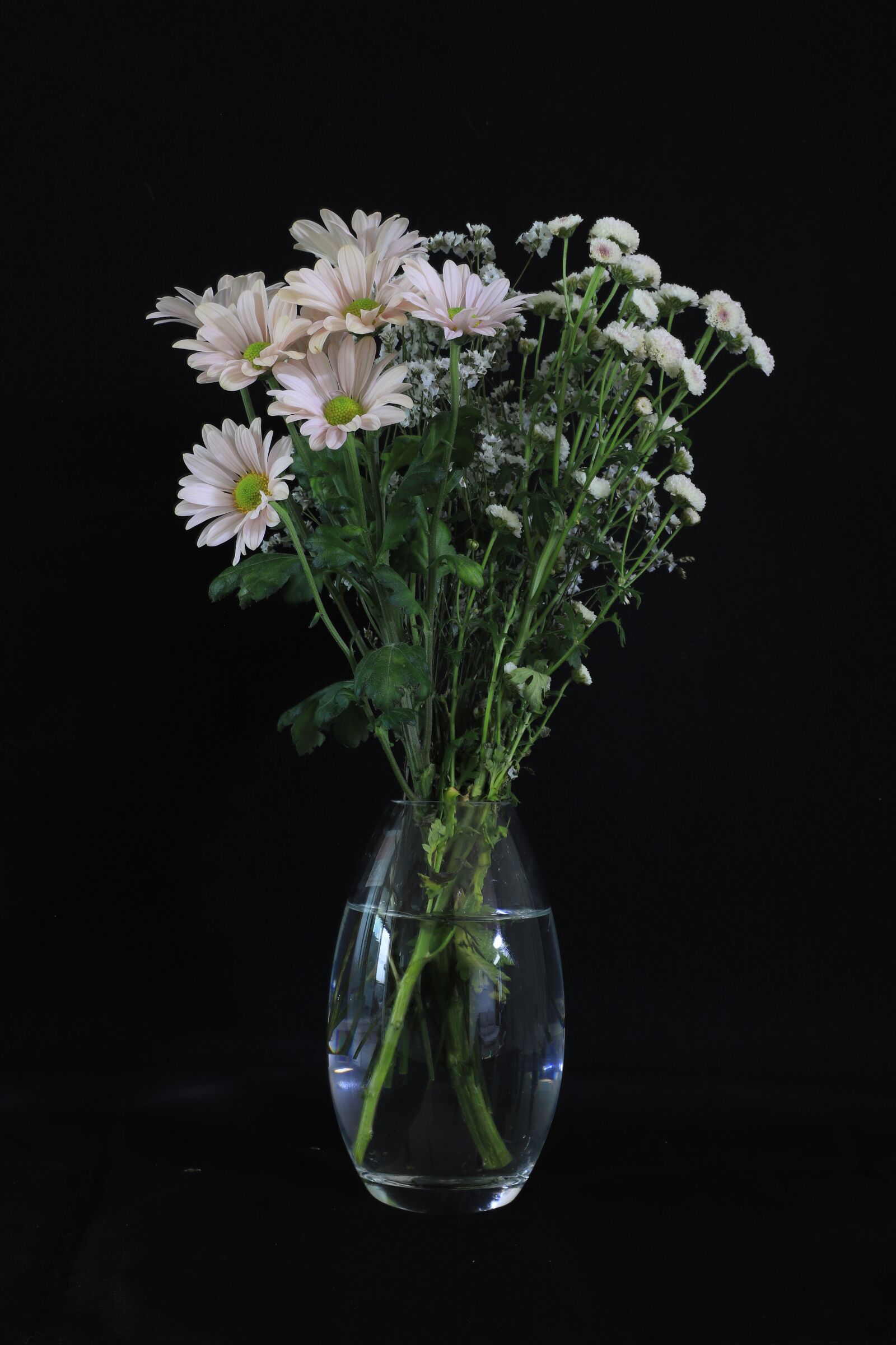 Canon EOS 6D Mark II sample photo. Flowers, vase, bouquet photography
