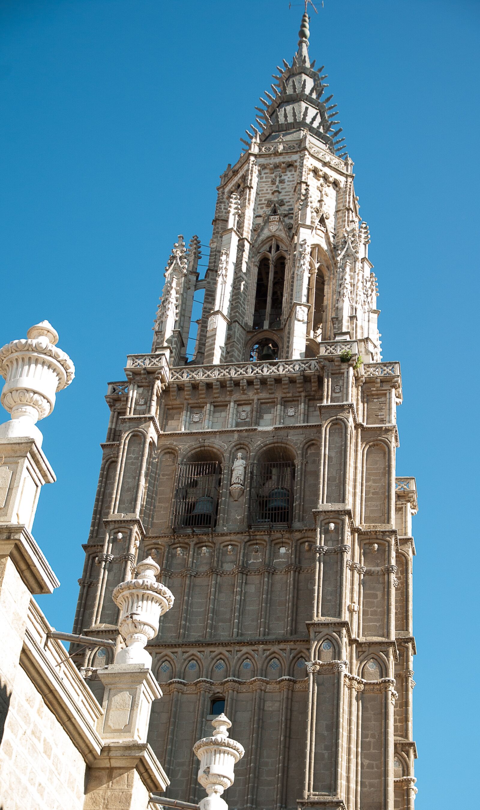Pentax K10D sample photo. Spain, segovia, gothic photography