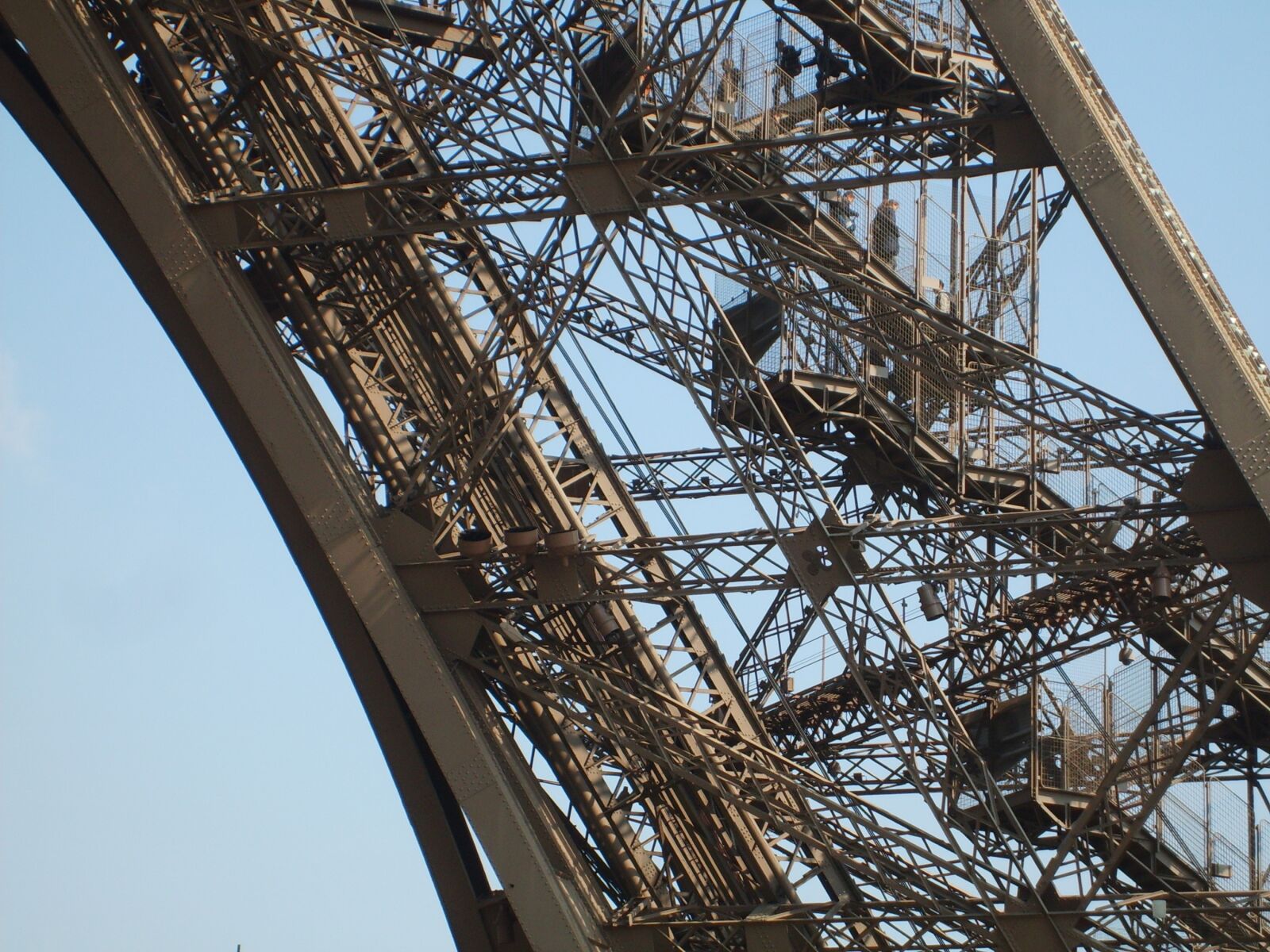 Samsung Digimax S500 / Kenox S500 / Digimax Cyber 530 sample photo. Eiffel tower, artwork, paris photography