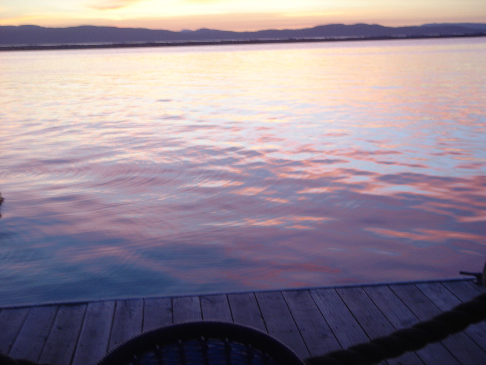 Sony DSC-T1 sample photo. Dawn, lake, light, reflections photography