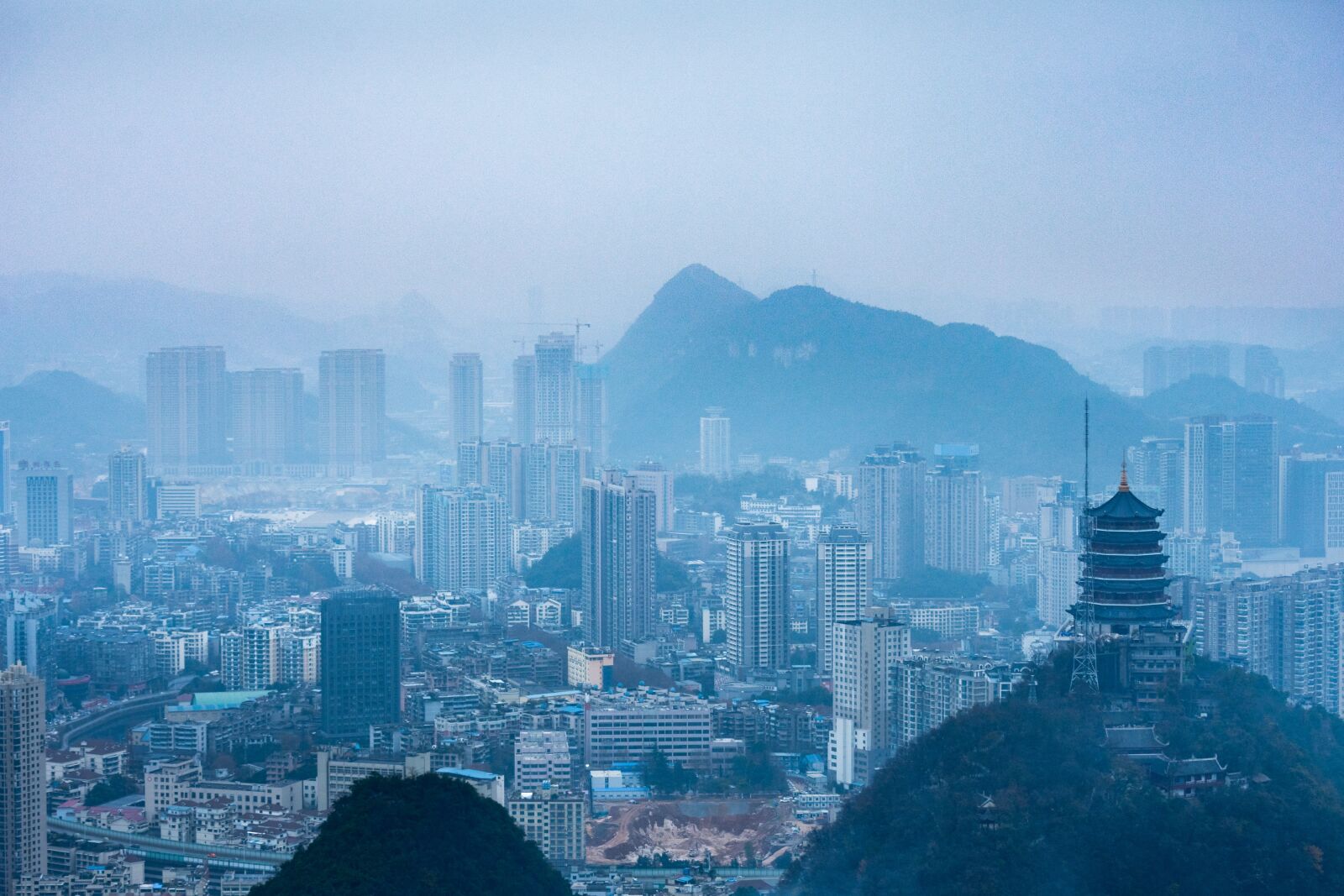 Nikon D3400 sample photo. Haze, winter, city photography