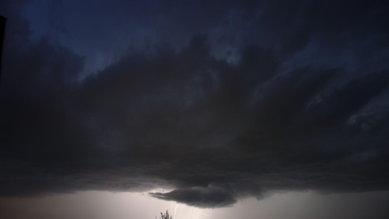 Sony Cyber-shot DSC-RX100 sample photo. Clouds, color, difference, lightning photography