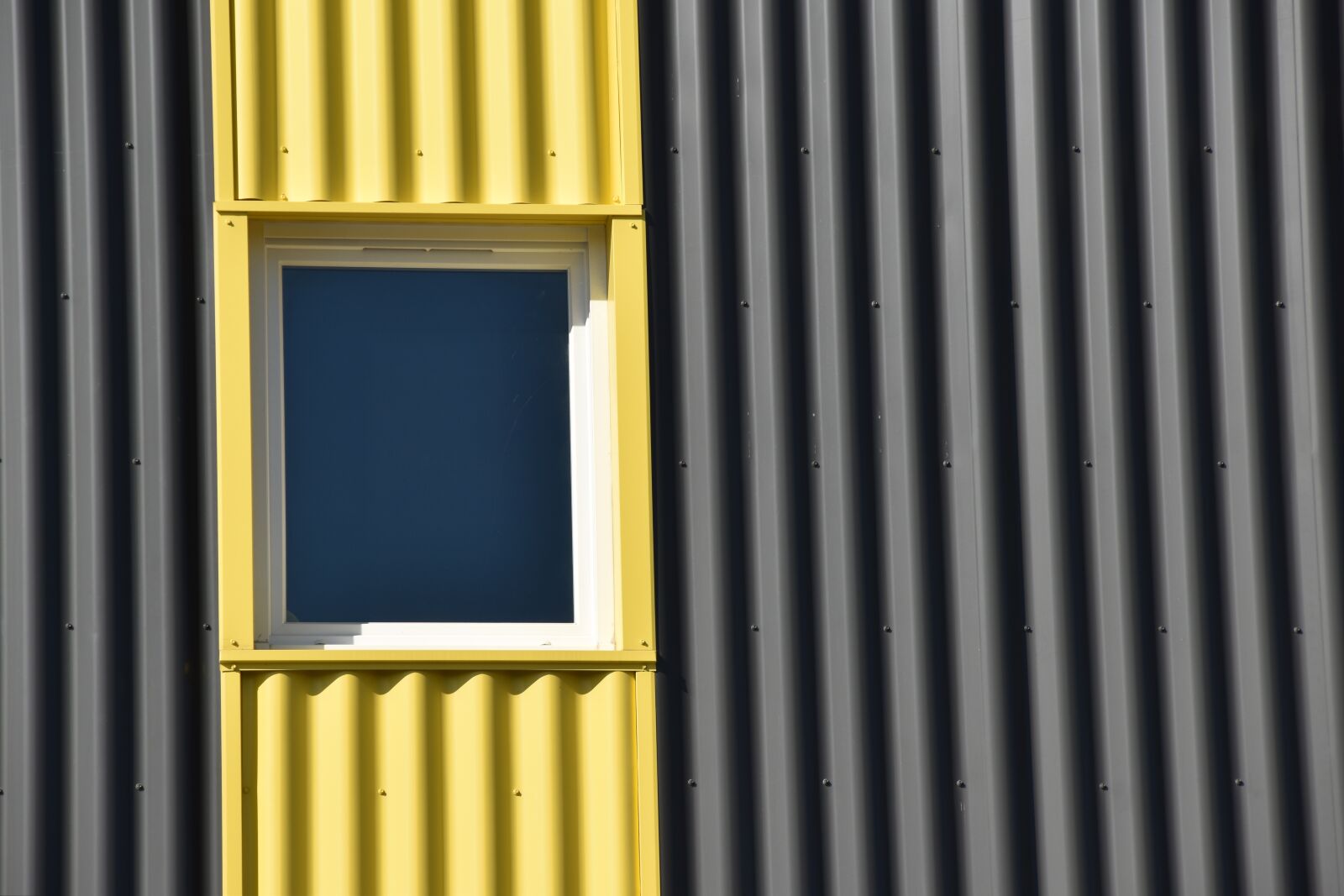 Nikon D5600 sample photo. Window, building, yellow photography