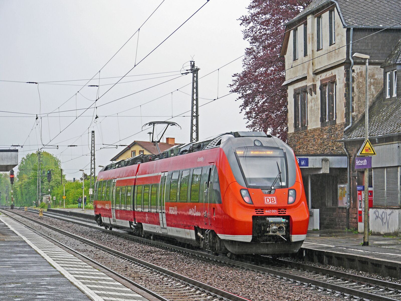 Panasonic Lumix DMC-GH3 sample photo. Regional train, moselle valley photography