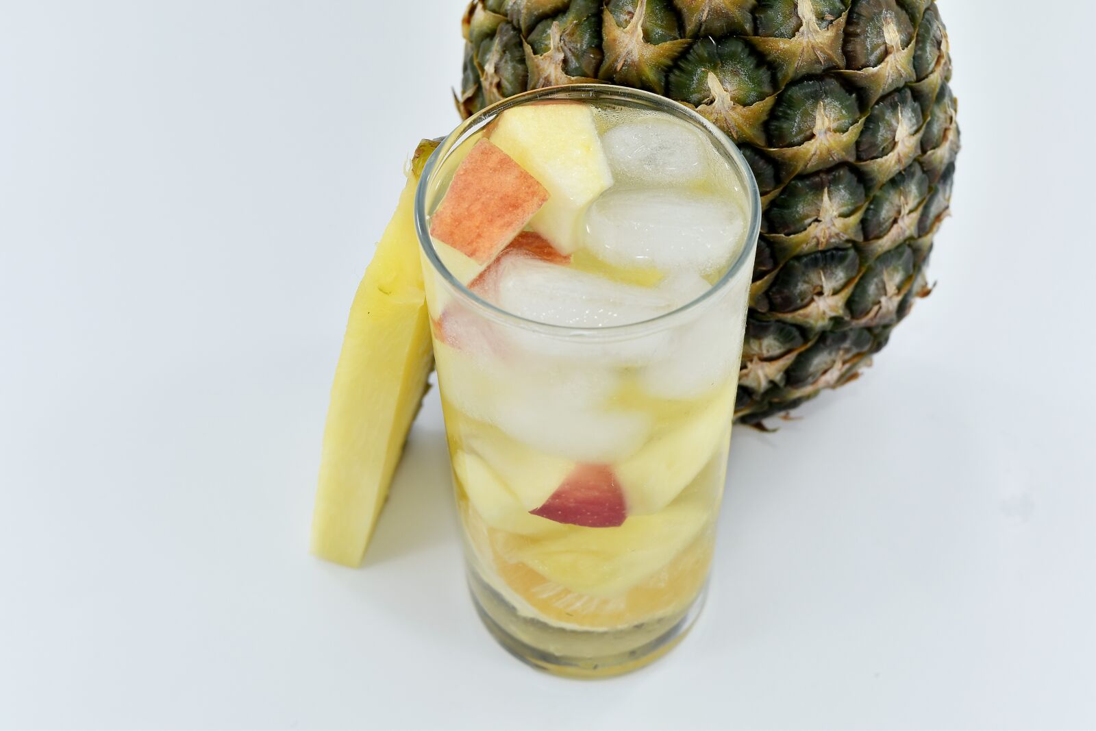 Nikon D5500 sample photo. Apple, beverage, glass, ice photography