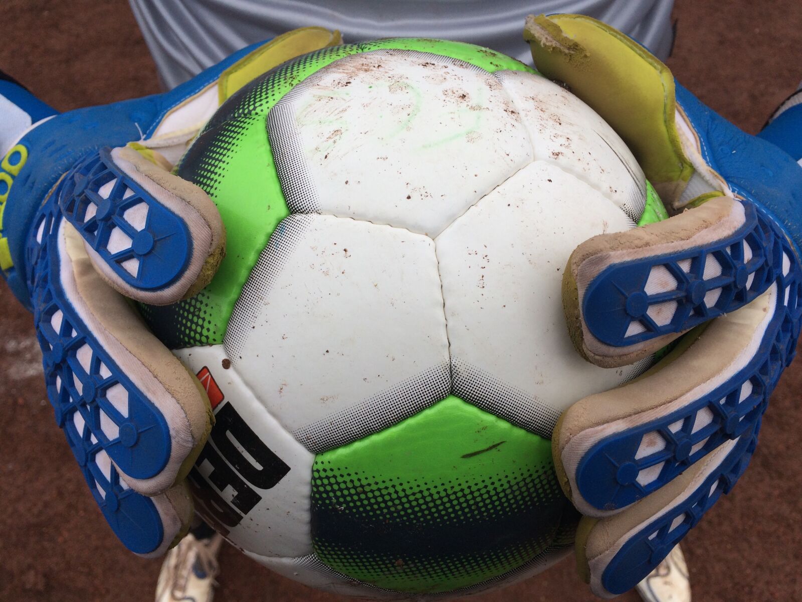 iPhone 5s back camera 4.15mm f/2.2 sample photo. Goalkeeper, football, ball photography