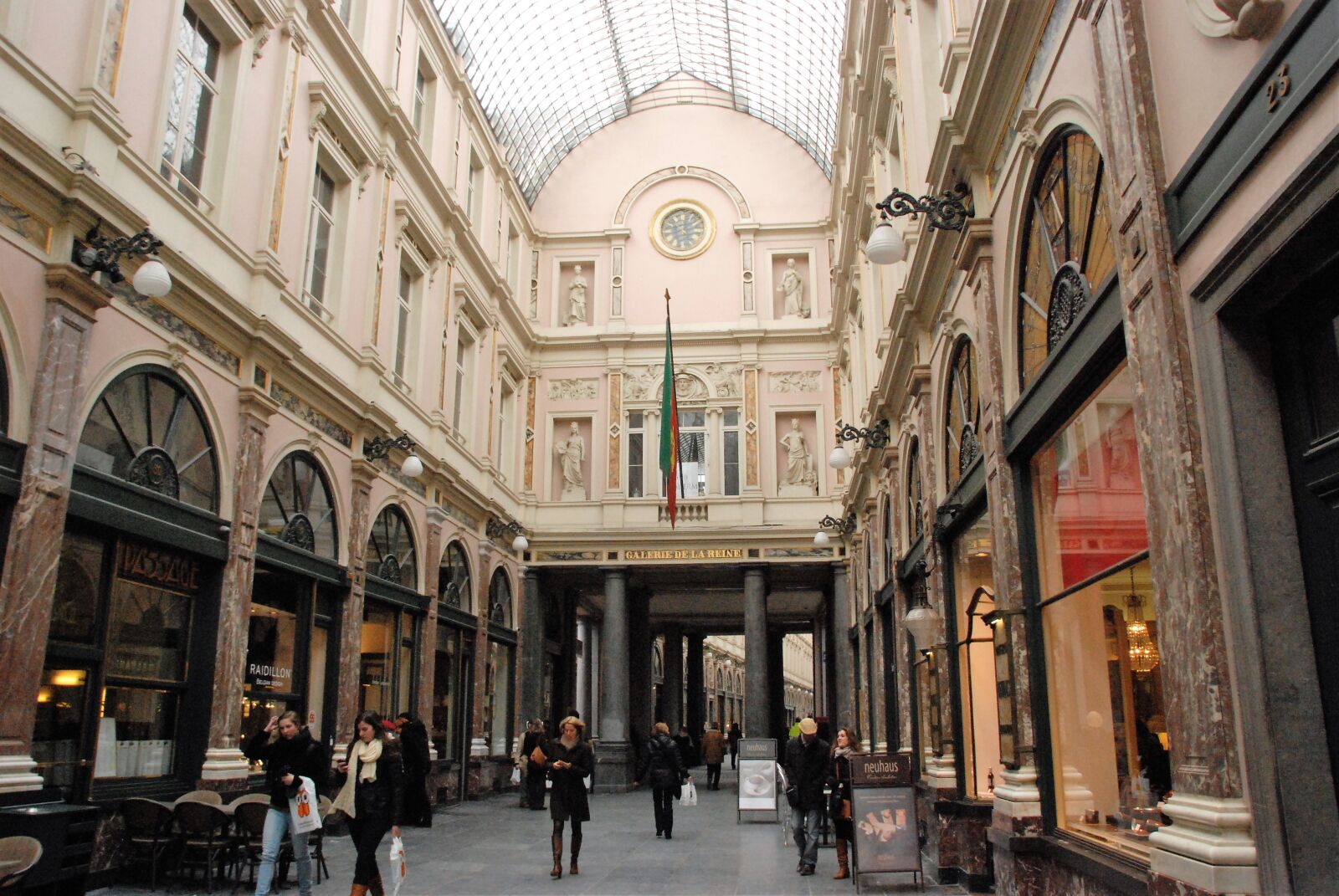 Nikon D80 sample photo. Galerie de la reine photography
