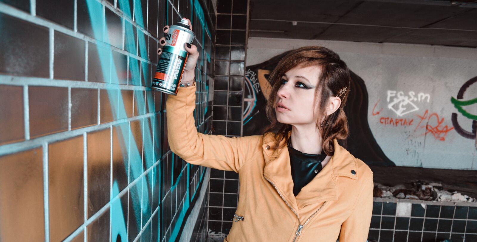 Nikon D3200 sample photo. Painter graffiti artist, paint photography