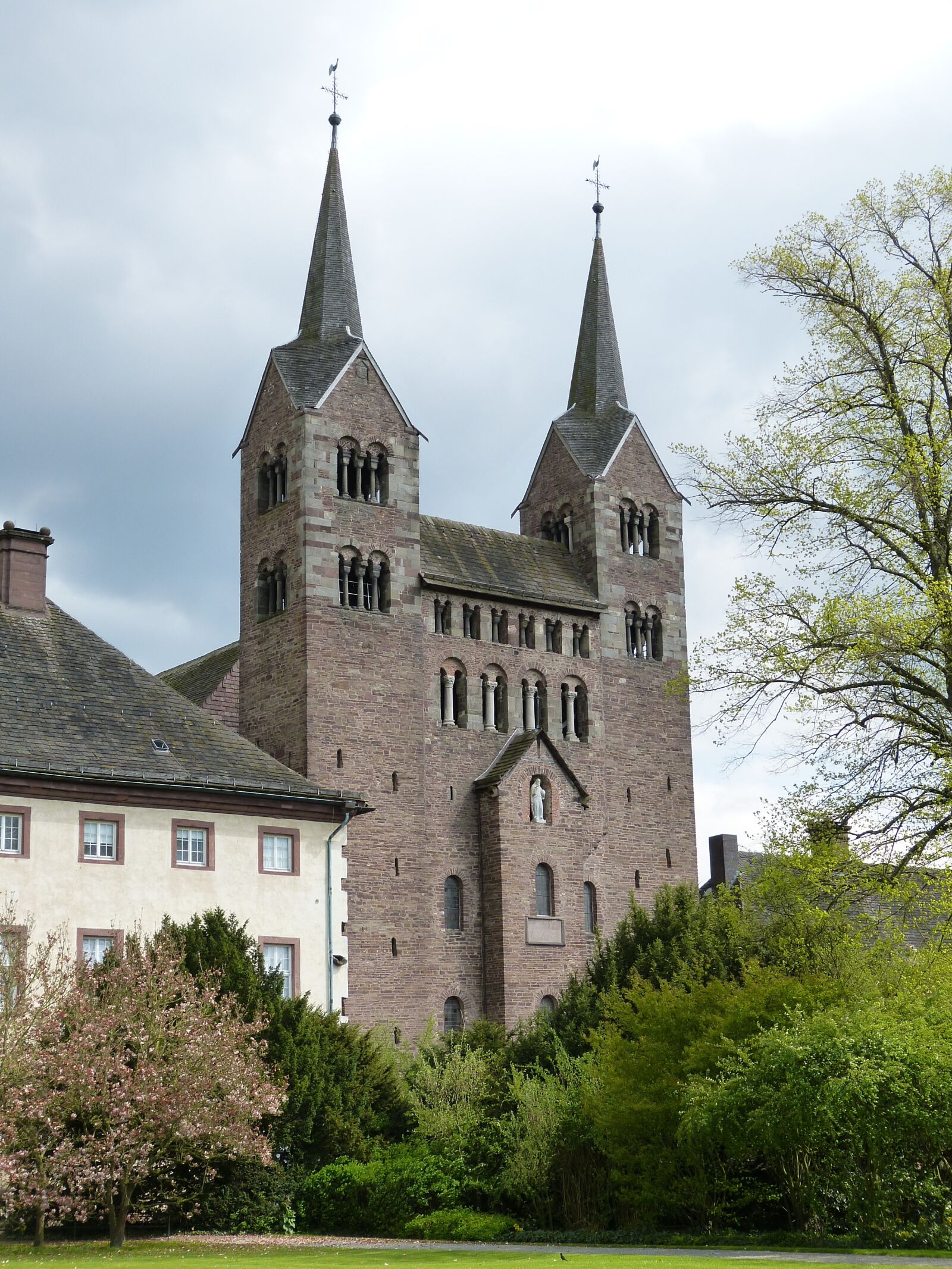 Panasonic Lumix DMC-FZ150 sample photo. Corvey, monastery, church photography