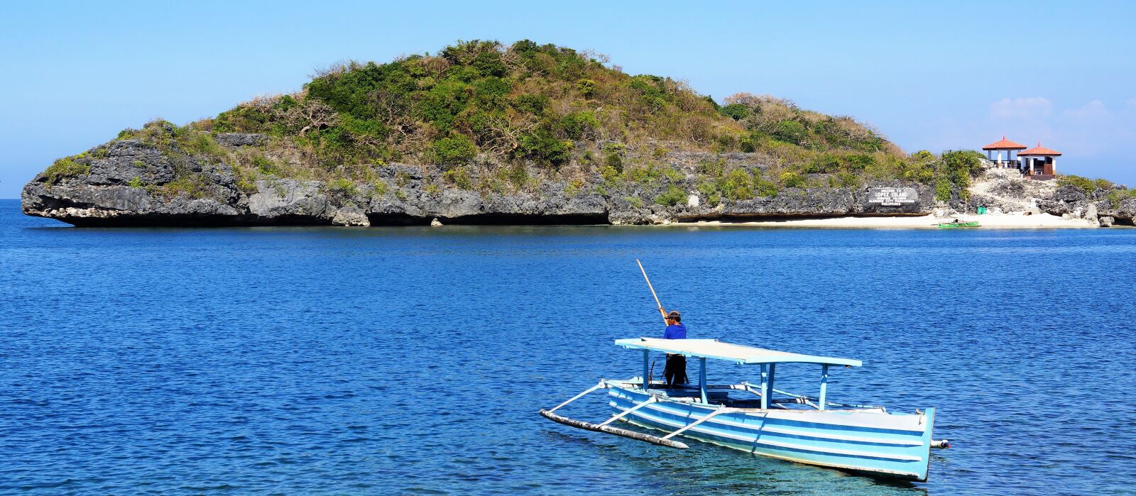 Sony Alpha NEX-7 sample photo. Fishing, boat, 100 islands photography