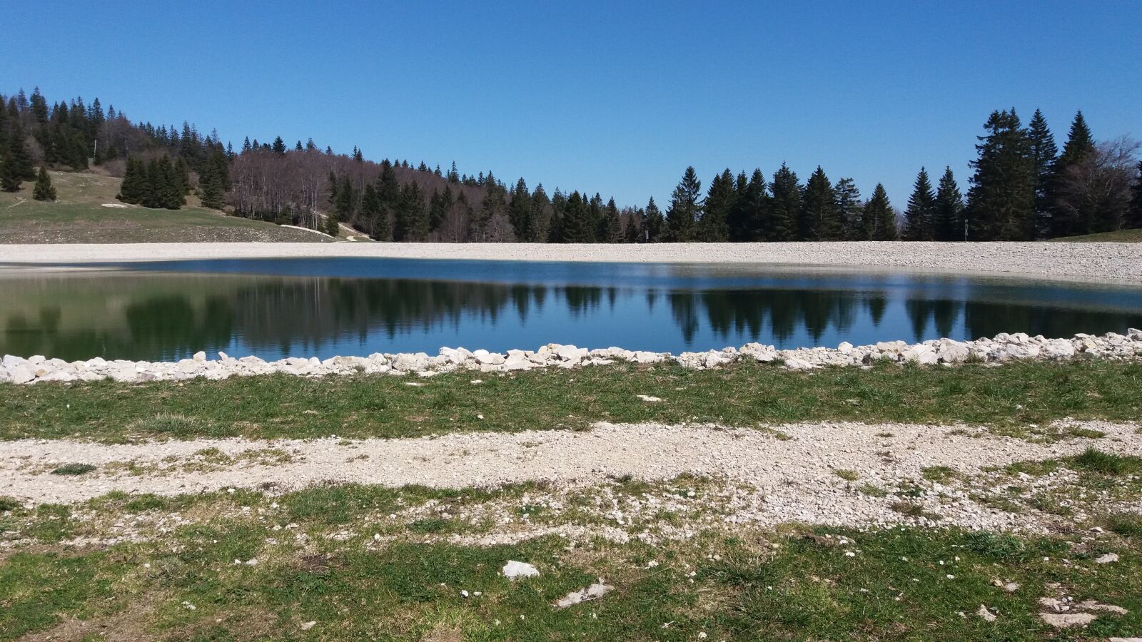 Samsung Galaxy J5 sample photo. Body of water, lake photography