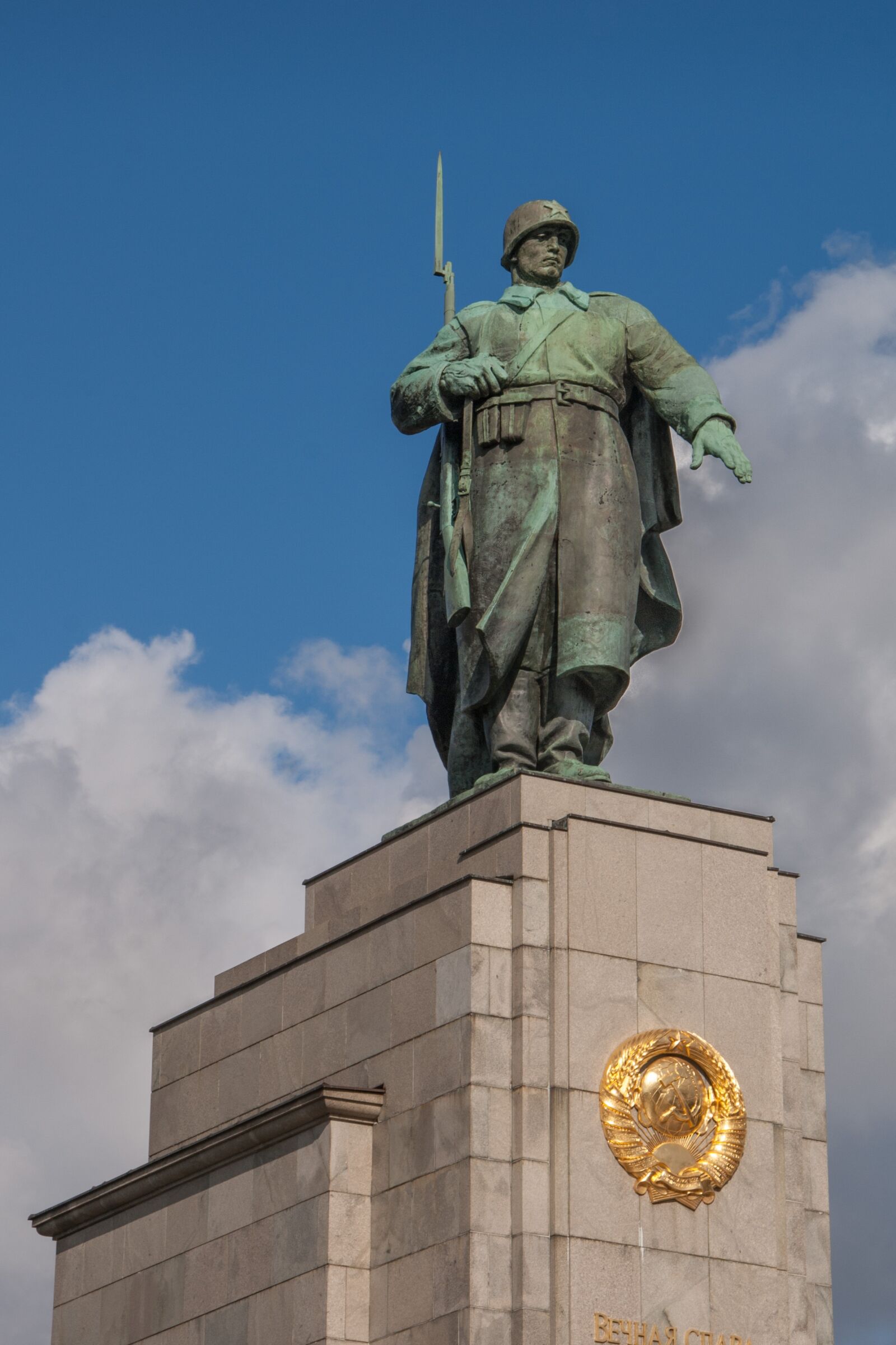 Sony Alpha DSLR-A100 sample photo. Statue, architecture, sculpture photography