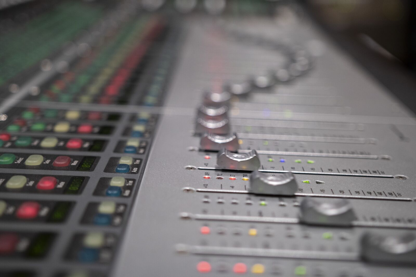 Canon EOS 750D (EOS Rebel T6i / EOS Kiss X8i) sample photo. Recording, audio, studio photography