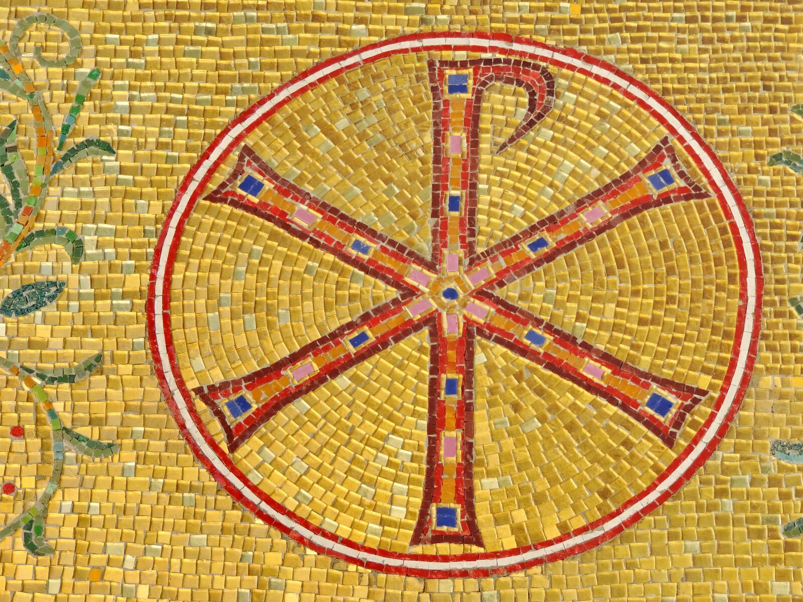 Nikon Coolpix P520 sample photo. Sign, symbol, mosaic, round photography