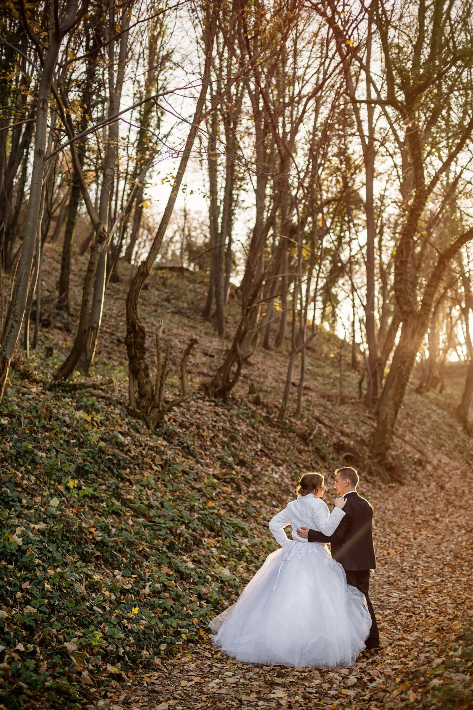 Canon EOS 5D Mark III + Canon EF 50mm F1.4 USM sample photo. Husband, wife, forest path photography