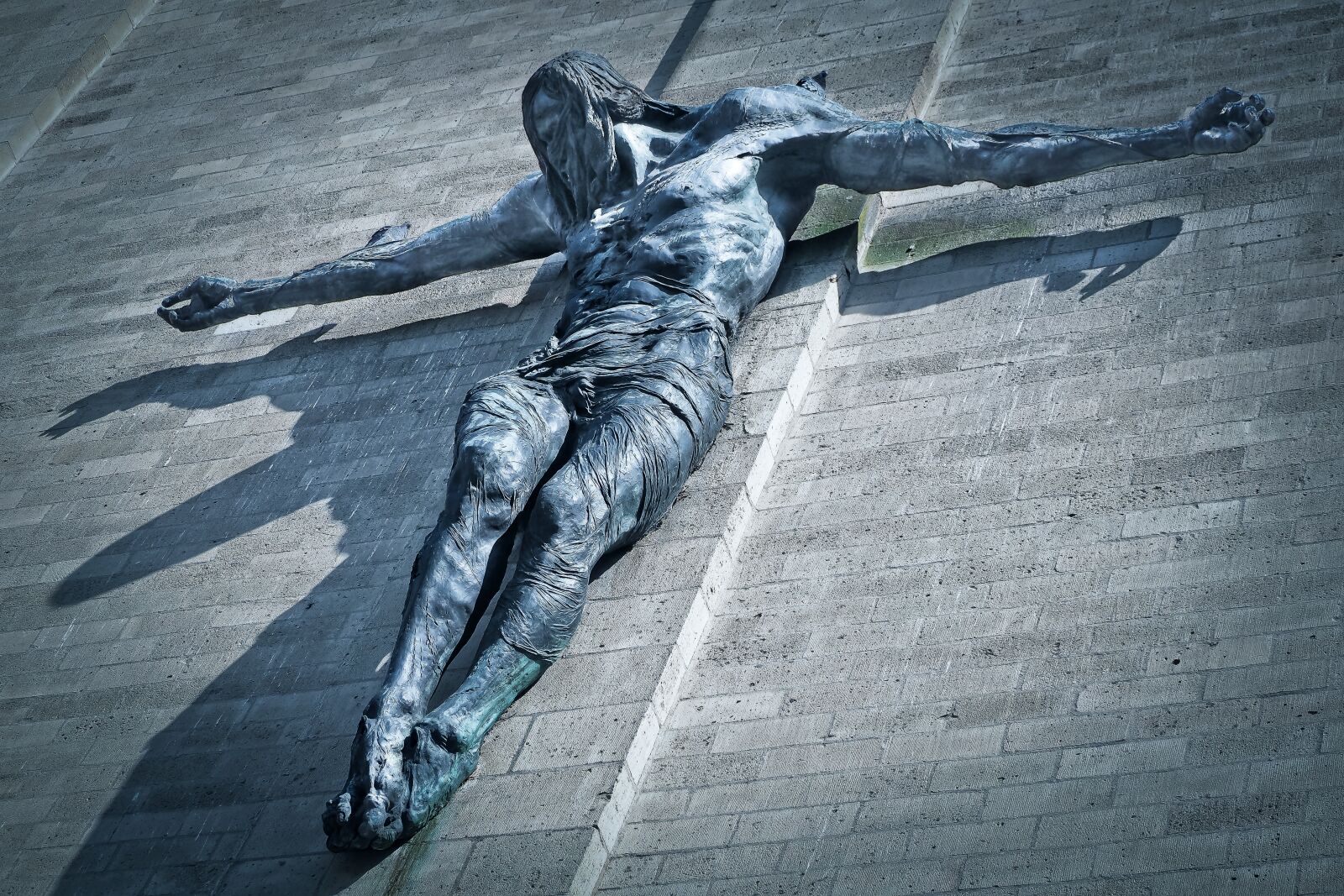 Olympus OM-D E-M10 sample photo. Church, cross, religion photography