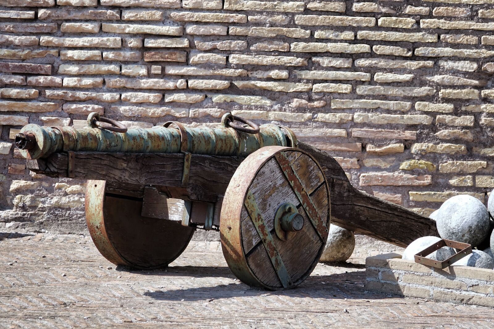 Sony Cyber-shot DSC-RX10 III sample photo. Italy, rome, castel sant'angelo photography