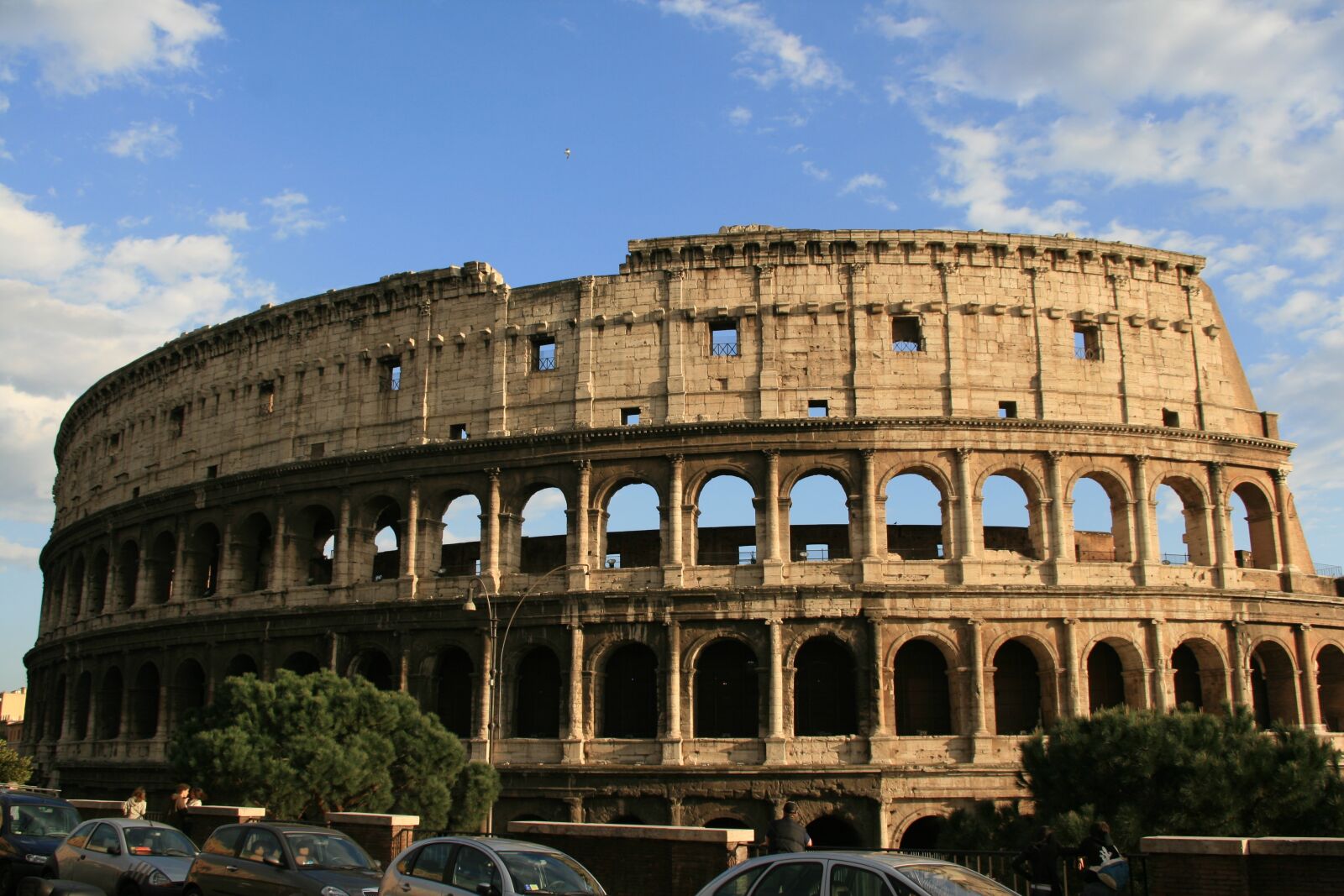 Canon EOS 400D (EOS Digital Rebel XTi / EOS Kiss Digital X) sample photo. Colosseum, rome, italy photography